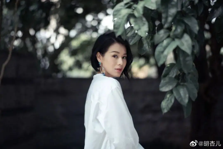 明明get不到，却被夸上天的10位女星，是谁的审美有问题？