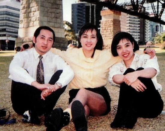 刘晓庆的妹妹刘晓红：我看到了姐姐的脆弱和心痛，含泪送姐姐出嫁