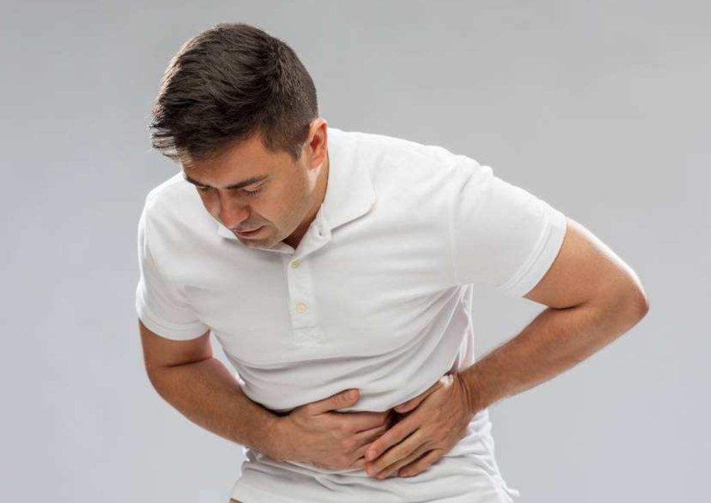 突发腹痛拉肚子竟是大肠憩室炎？如何和阑尾炎区分？如何预防？