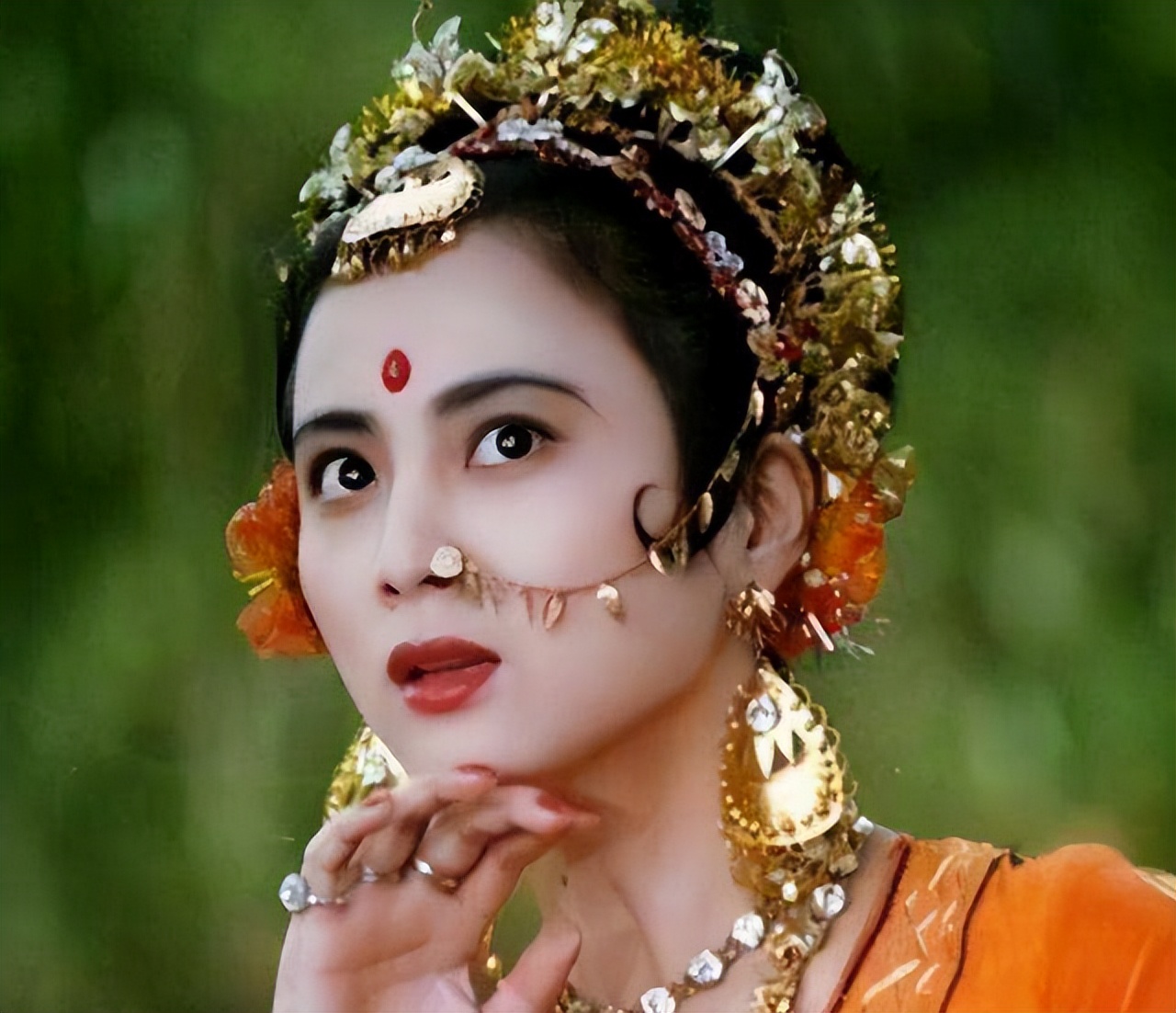 西游记里大部分的女配角们并不是科班演员出身,她们在扮演玩西游记里