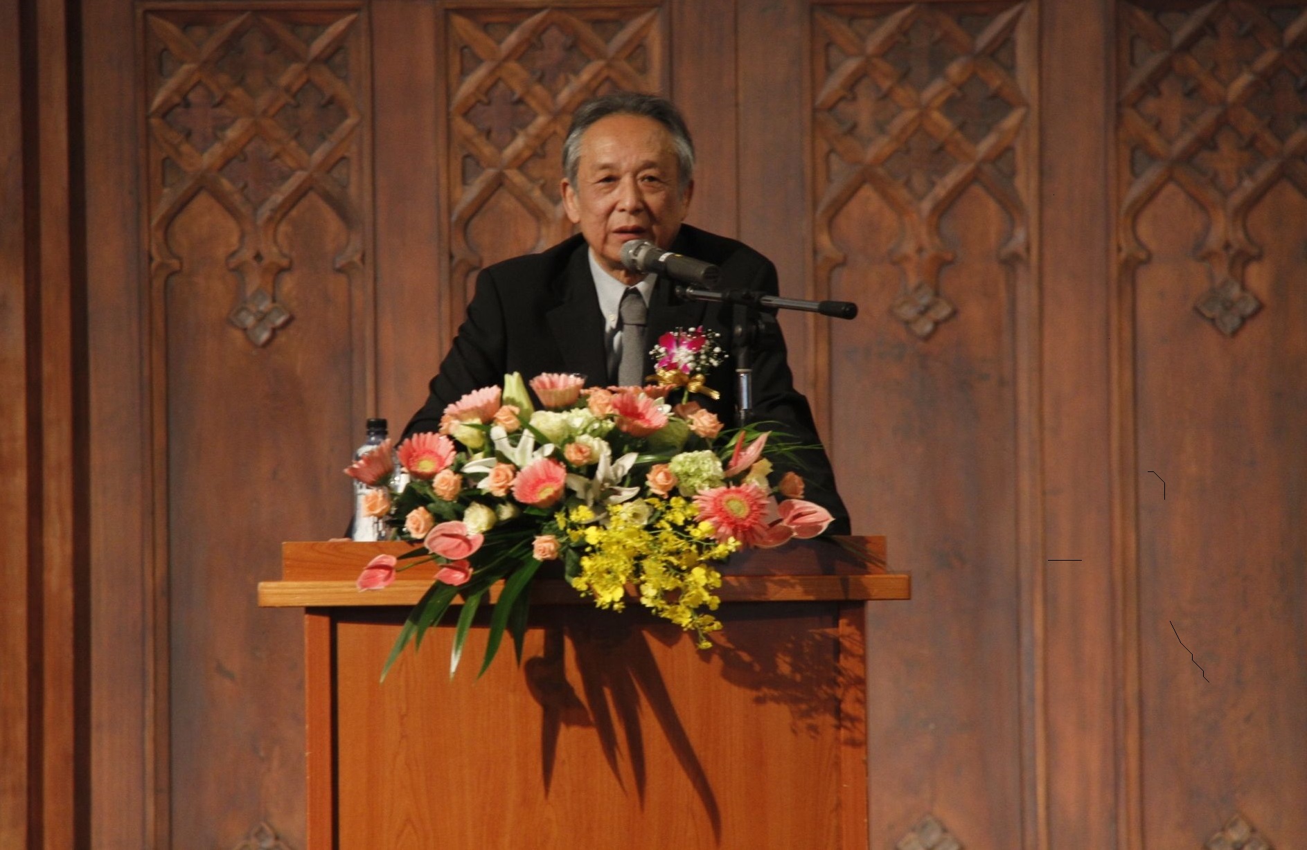 特立独行的作家,高行健十句格言,充满浓厚的禅意,读懂深受触动