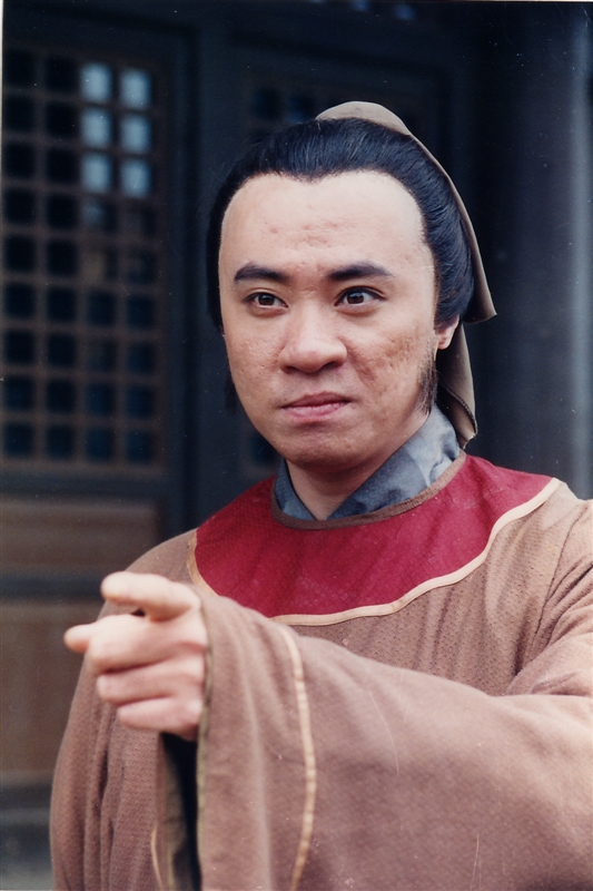 明星和他们的兄弟姐妹长相对比,有的人看不出是一家人,差距真大