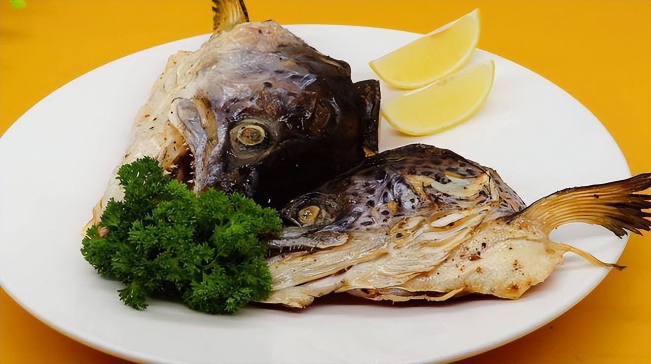 三文鱼头怎么吃（分享5种鱼头的做法老少皆宜）