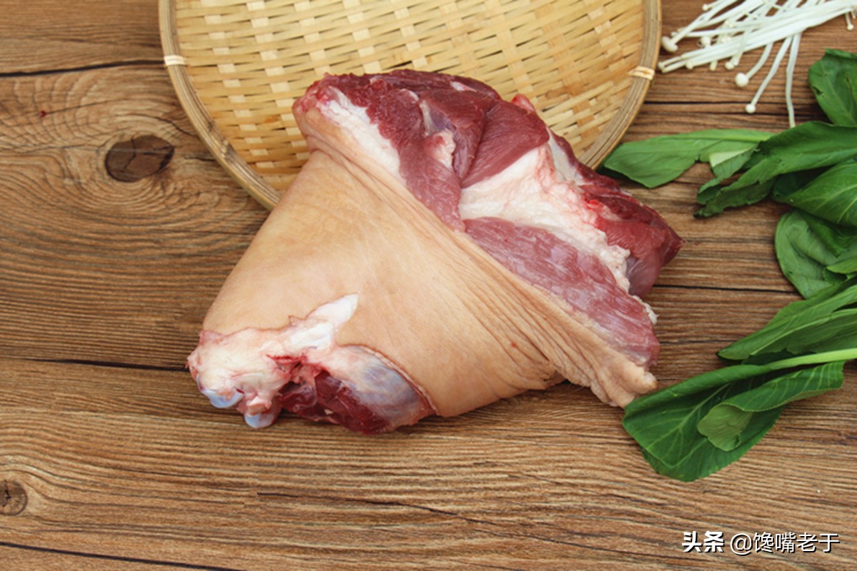 买猪肘子,认清"前肘"和"后肘",差别挺大,弄懂再买心里有底