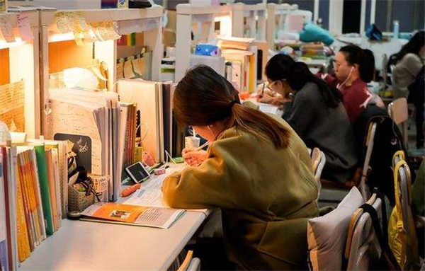 大学寒假提前！北大等高校提前“结课离校”，假期足足延长17天