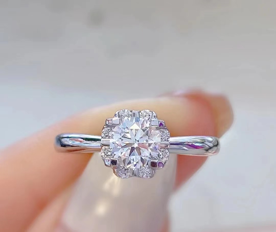 记住四个"小方法",轻松鉴别钻戒品质