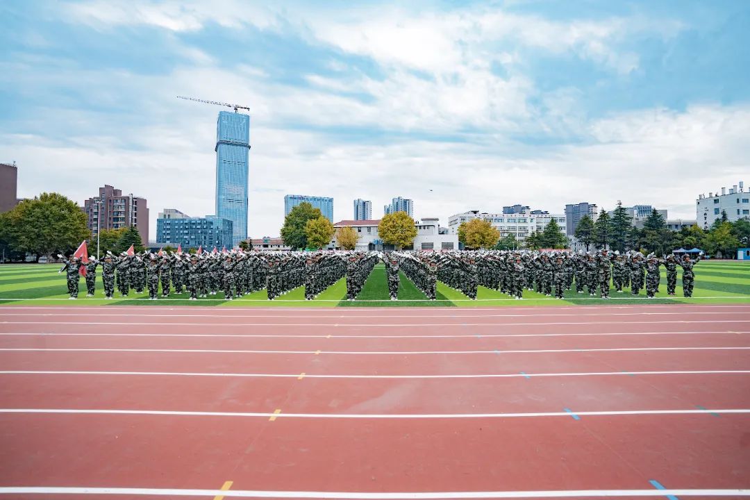 南京浦口中等專業學校：高標準接受檢閱！軍訓結營震撼來襲