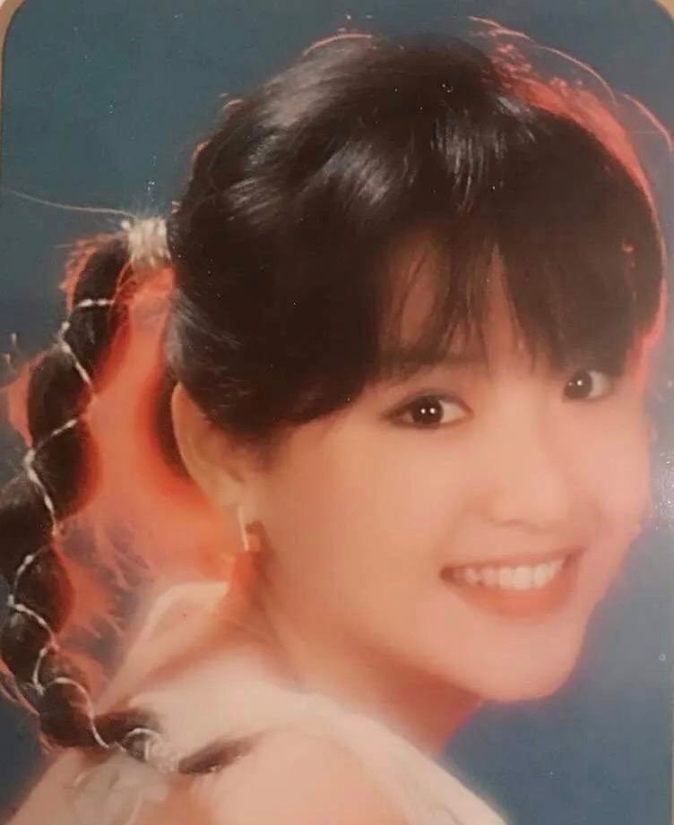 恬妞：有两段刻骨铭心的爱，今64岁仍然单身，35岁女儿成她烦恼