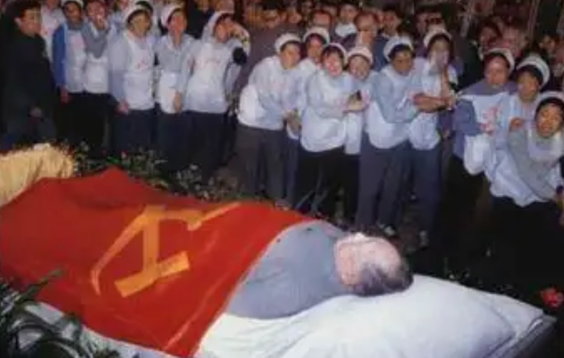 1984年贺子珍病逝，上海市委请示葬礼的规格，邓小平一句话定调