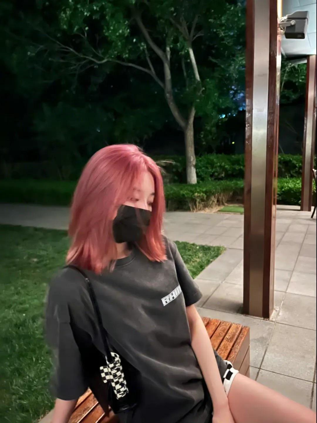 新发型的徐艺洋