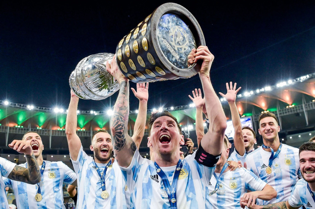 阿根廷队夺世界杯冠军(距离球王只差一步！为了夺得2022年世界杯冠军，梅西你可悠着点吧)