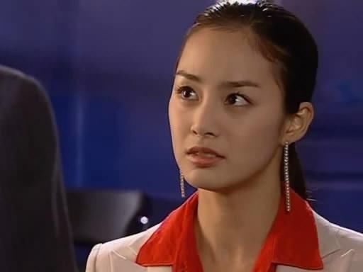 当时，韩国电视剧里的女性都长得很高，宋慧乔蔡琳也很有光泽，大长现在更是全员都是美女。