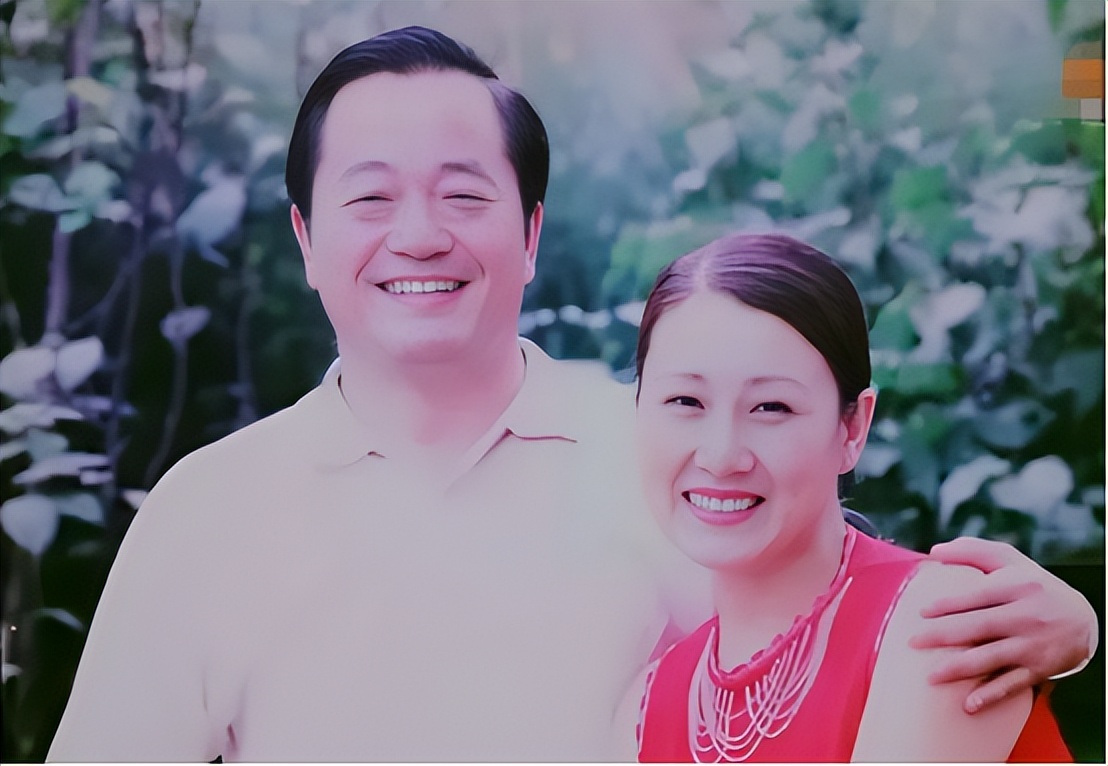 演员张凯丽:34岁嫁圈外老公,婚后生一女,如今女儿成了她的骄傲