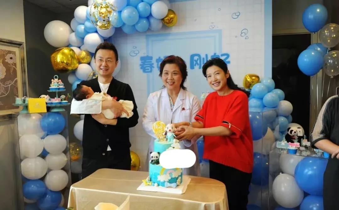 央视主持人神奇的亲戚网：撒贝宁有个亲妹妹，刚强和徐春妮是夫妻