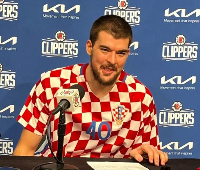祖巴茨为什么能打nba（差1篮板双30！现役第3人！祖巴茨爆发原因找到了！赛后正式表态）