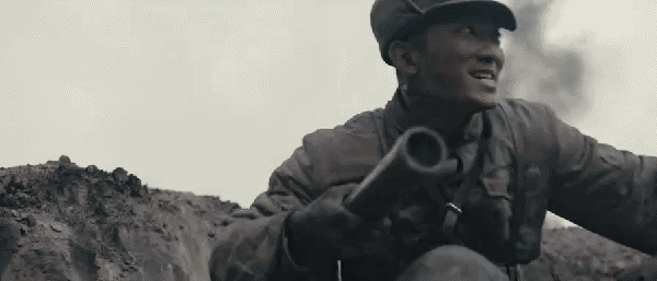 本以为是烂片，《绝地防线》开播就榜一，王挺又抓到战争片王炸？