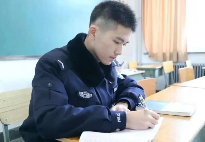 这所警校向初中生敞开大门，学满五年顺利毕业后，成功入警几率大