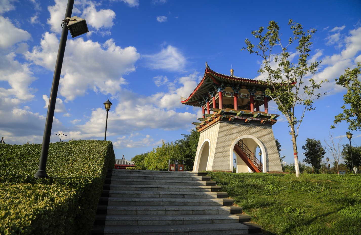 合陽(yáng)縣：藍(lán)天白云入畫(huà)來(lái)（組圖）