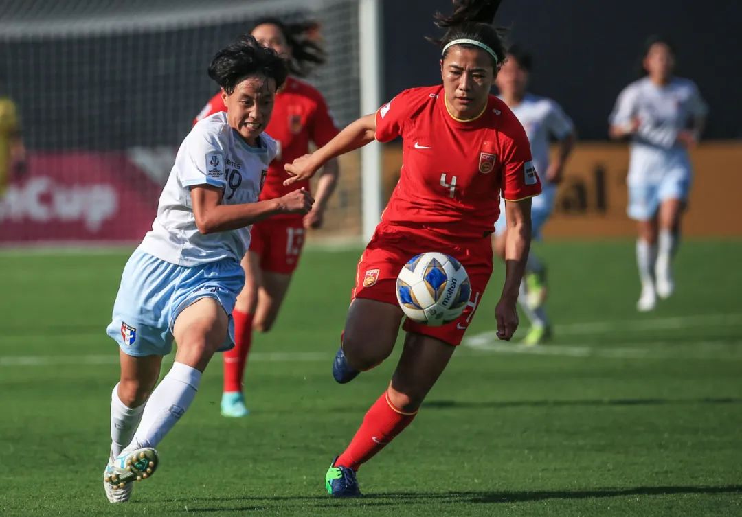 FIFA官方恭喜中国女足勇夺冠军(燃爆！时隔16年中国女足再夺冠！黄健翔：按男足标准双倍发奖金)