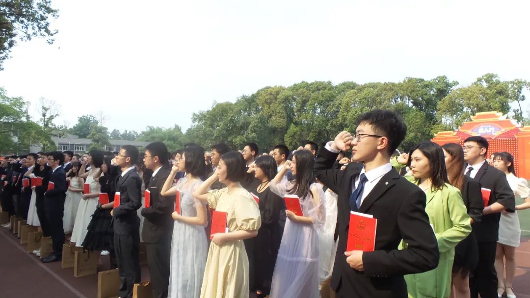 意义非凡！18岁与20岁的青春对话，成都盐外新阶段，学子的新起航