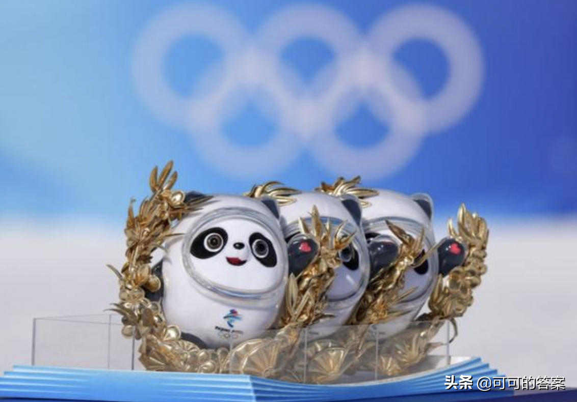 奥运健儿美称(北京冬奥会上获奖运动员获得的定制版金色冰墩墩装饰花环是什么)