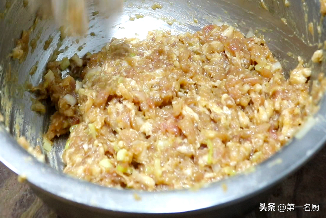 怎么做饺子馅(调饺子馅，牢记“3放2不放”，鲜香入味，油润多汁，调啥馅都特香)