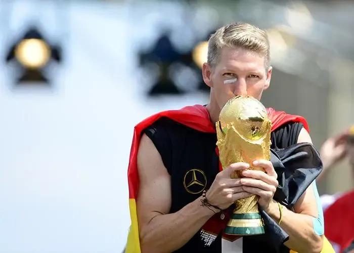 2014世界杯绝世小猪(施魏因斯泰格——绰号“小猪”，14年德国夺世界杯冠军的功勋球员)