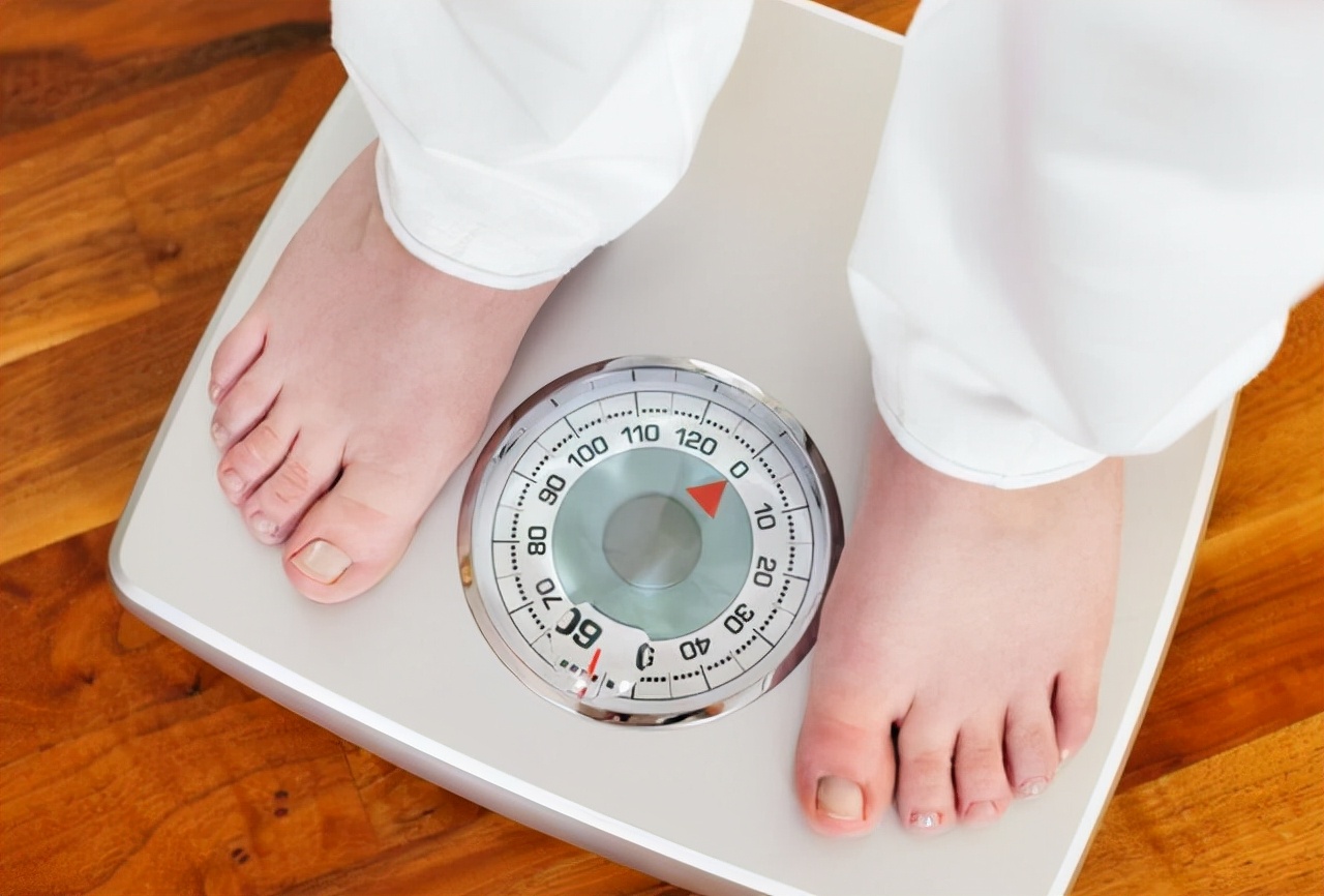人的寿命与体重有关？50岁之后，体重控制在什么范围最合适呢？