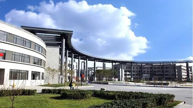 看到就报吧！这几所师范类大学的美术类专业实力强劲又好考