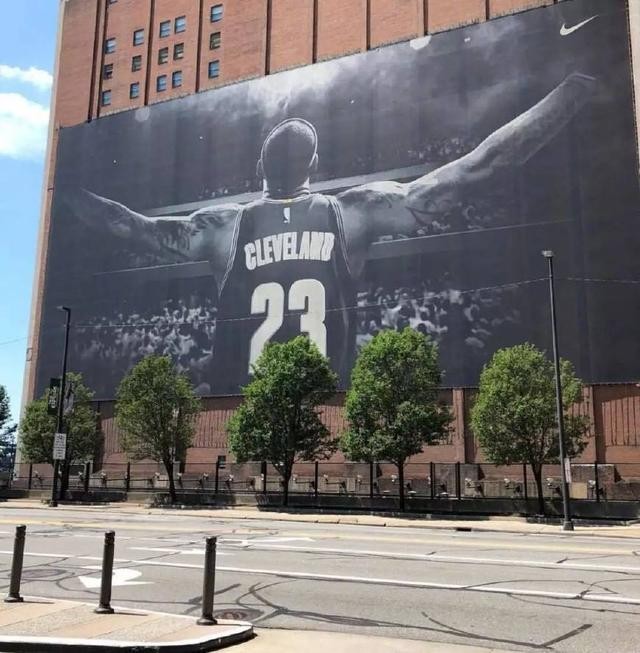 nba球员为什么要用镁粉（若球星立雕像用啥动作？詹皇选霸王步还是撒镁粉？反正库里无悬念）