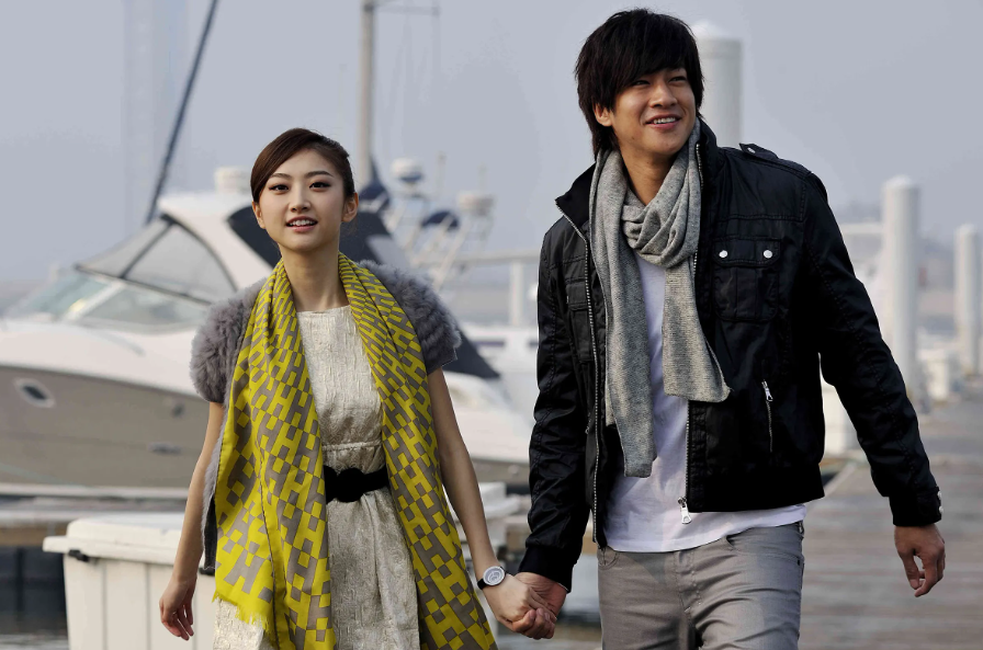 2010年景甜和何润东,印小天合作《我的美女老板》,当时何润东是炙手可