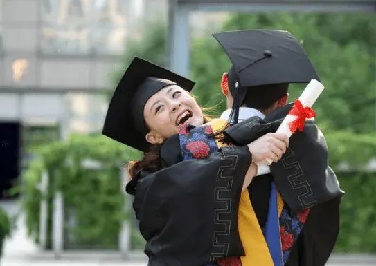 这3个专业看似前途光明，实际上毕业后就业很难，同学们要慎重