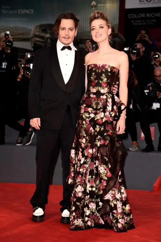 离谱！法庭呛律师超爆笑，约翰尼·德普与前妻撕逼大戏变喜剧大会