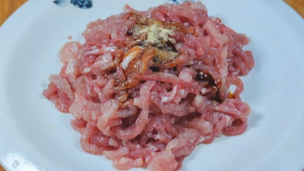 圖片[3]-【青椒炒肉】做法步驟圖 肉絲滑嫩 青椒鮮香-起舞食譜網