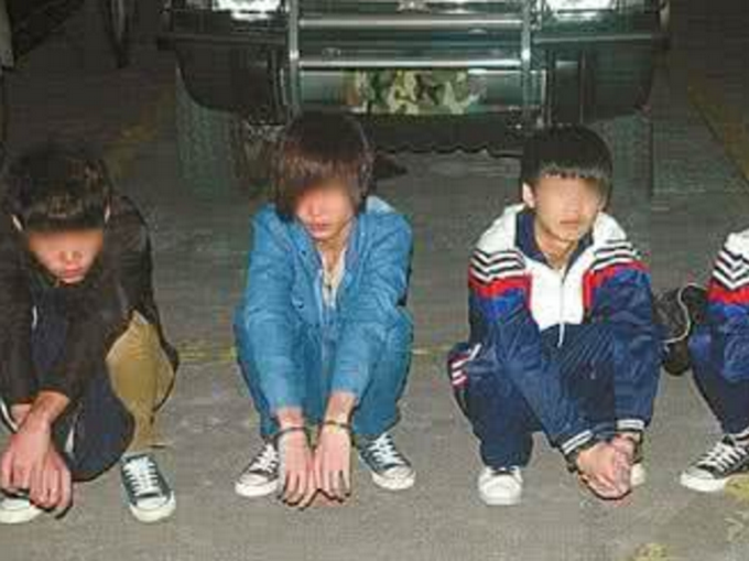 2011年，3个男孩上高速砸车取乐，一女子被砸身亡，死者身份特殊