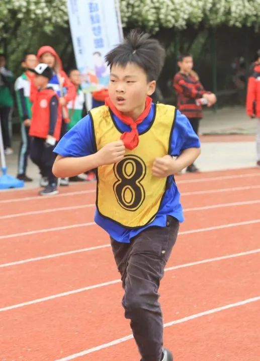 行雅中队，逐光而行｜记天府新区南湖小学南湖小学4.5班行雅中队
