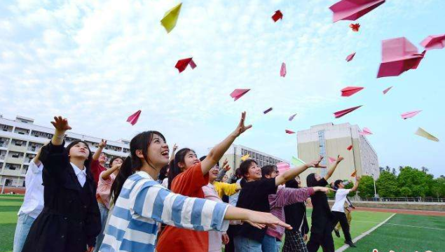 2022年高考，各科成绩要达到多少分，学生才有机会考上985院校？