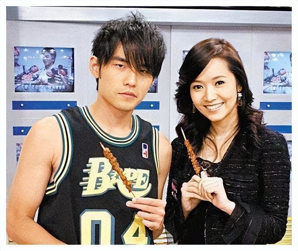 邱嘉雄去世后,还把大部分的财产都留给了林月云母女,让侯佩岑成为名副