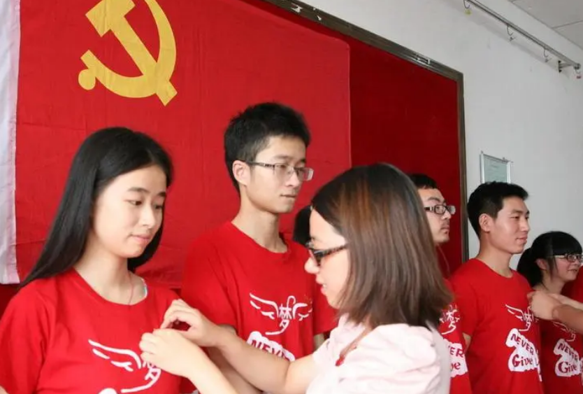 大学生能不能入党，“决定权”不在辅导员手里，同学们应提前了解