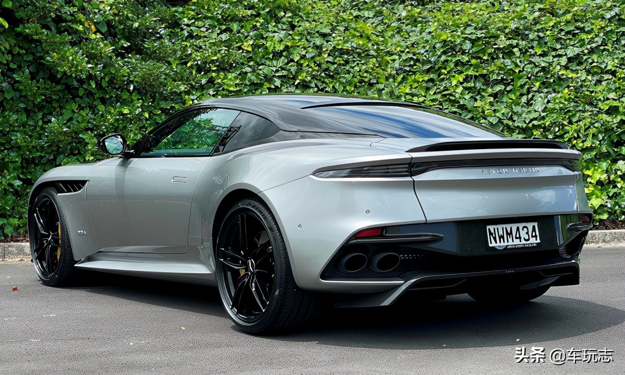 阿斯顿马丁dbs superleggera评测:高性能末代超跑