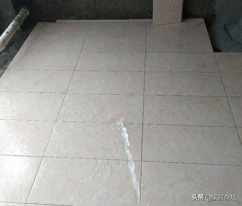 家装铺贴地砖有3大禁忌，会出现空鼓炸裂，这些问题要提前预防