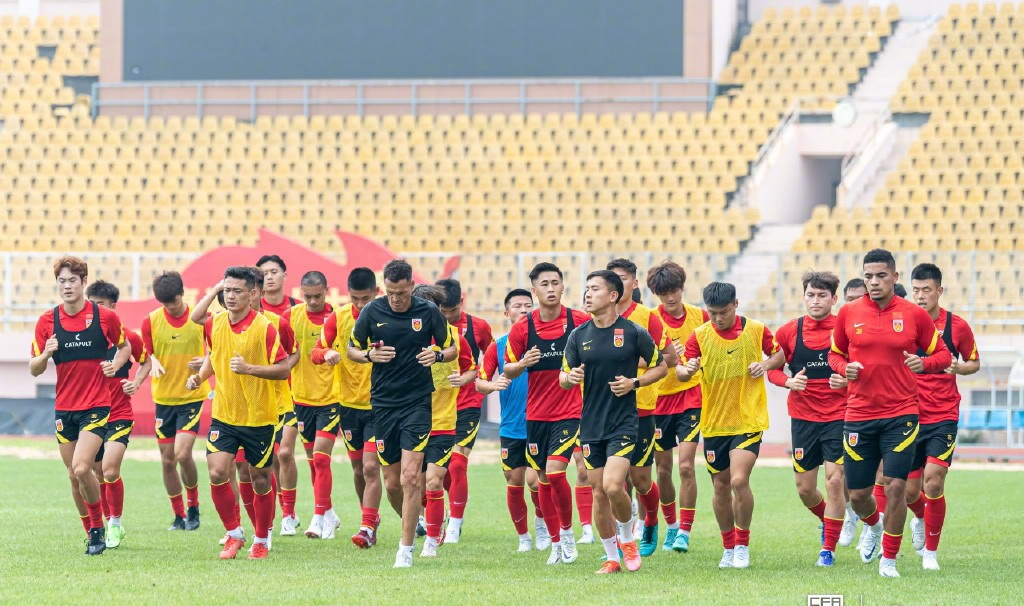 国足vs日本直播哪里看（今晚！CCTV5直播国足VS日本男足，少输当赢？或继续派出防守阵容）