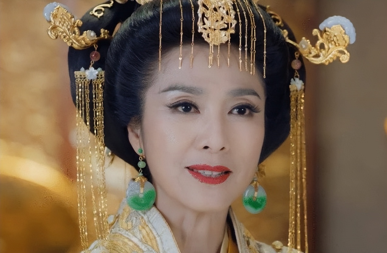 米雪早期电视剧(米雪:第一部金庸剧女主角,被成龙追求8年,却用半生为