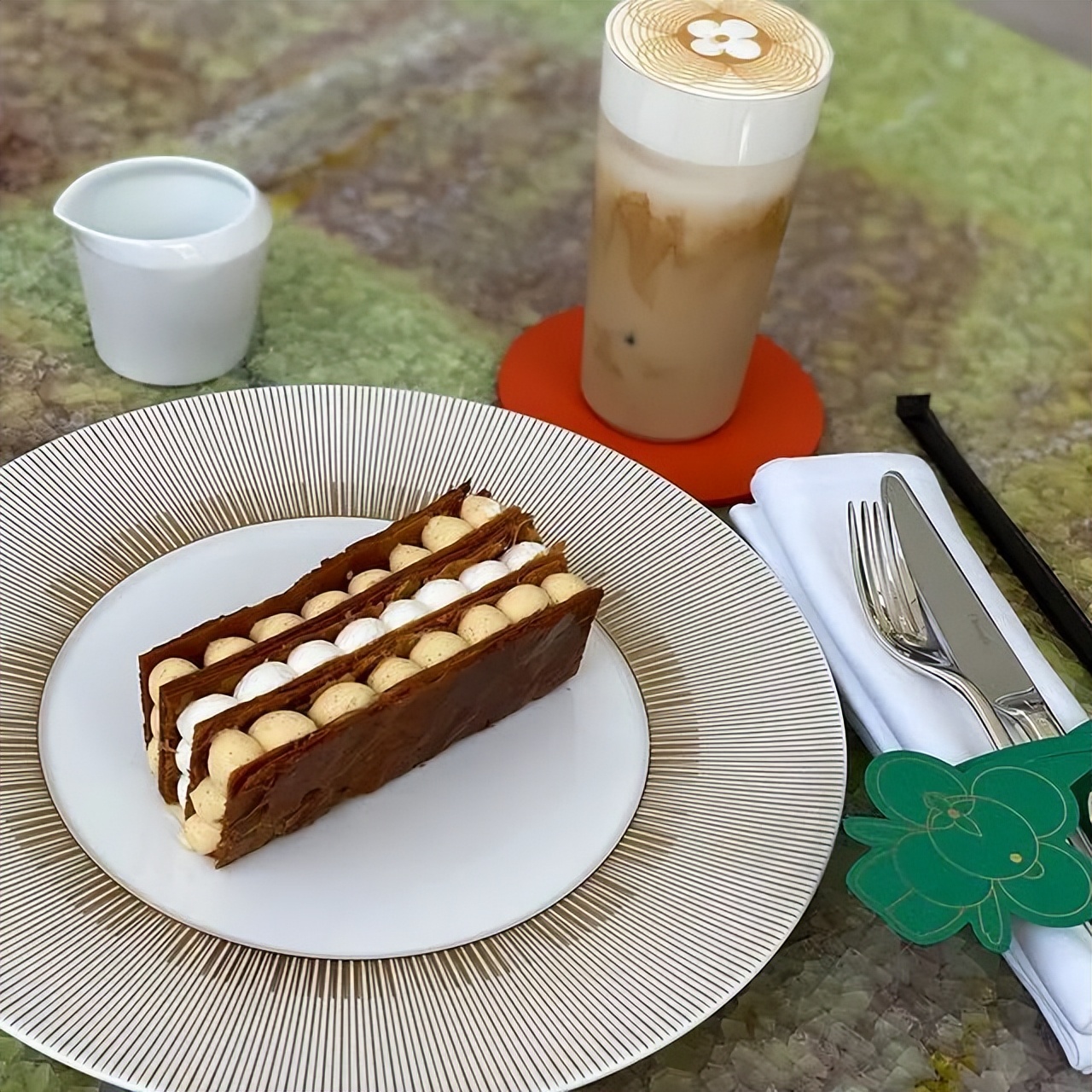 高档白酒搞餐饮，应该学习LV