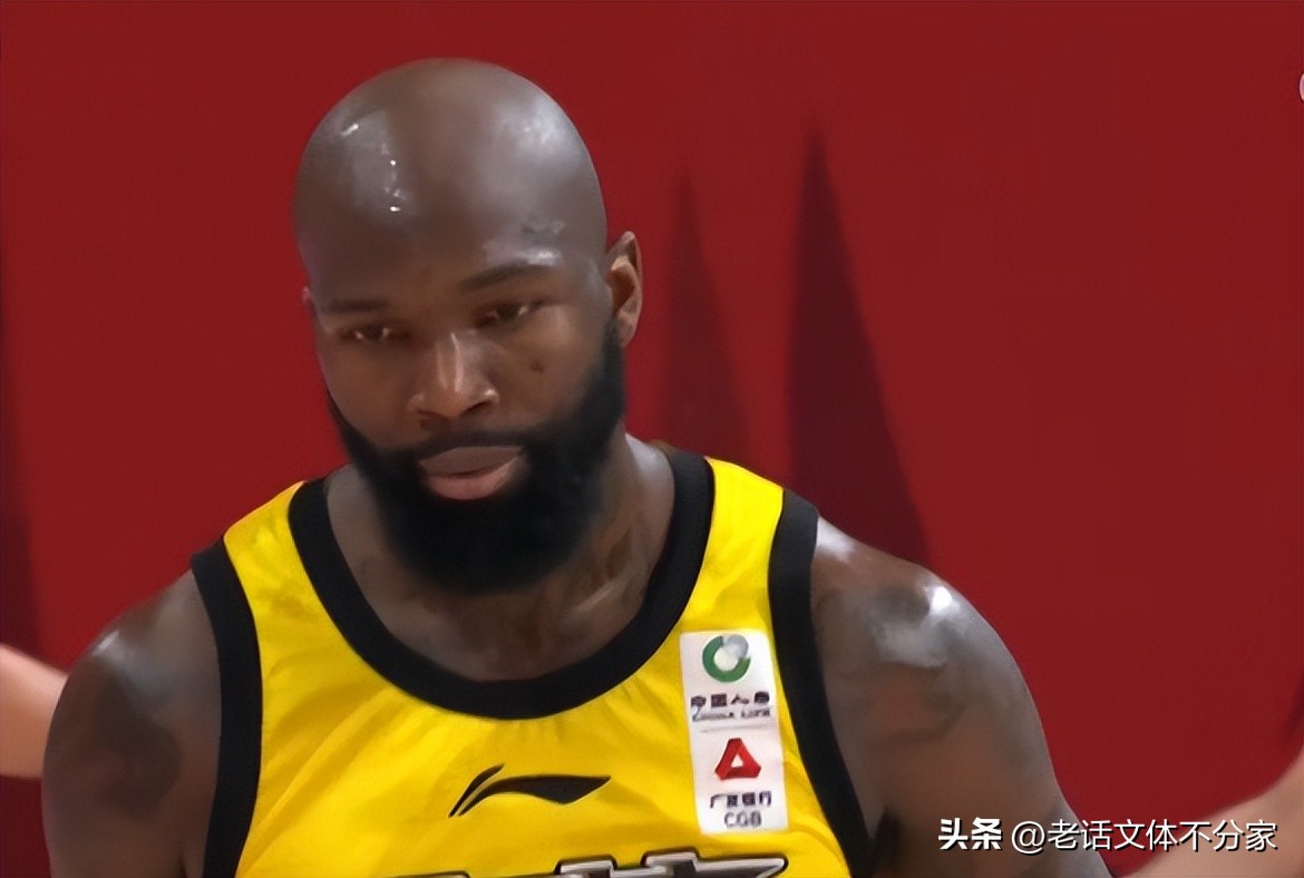 浙江广厦男篮队员琼斯（十年CBA万分闪耀：“黑风虎”琼斯与吉相辅相成，难道要分道扬镳）