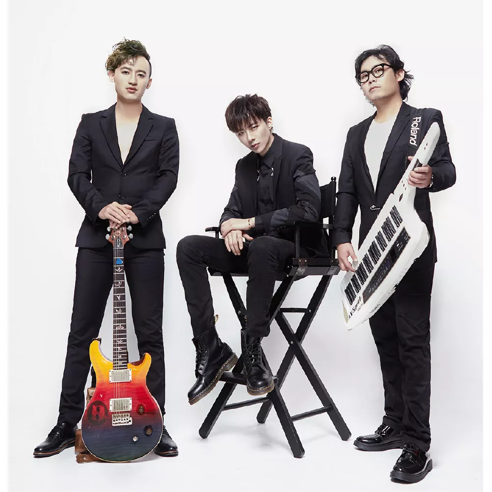 个个鹤立鸡群，却烦恼“长太高”，这10位男星的身高太不懂事