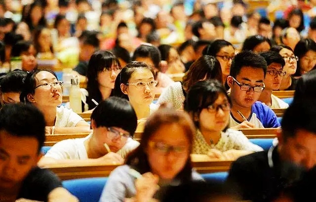 北大博士担任村主任，引发社会争议，网友直言浪费人才