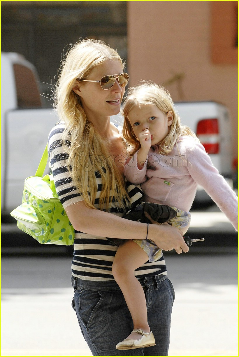 没长残！好莱坞神颜星二代近照曝光，网友惊呼认不出：长这么大了