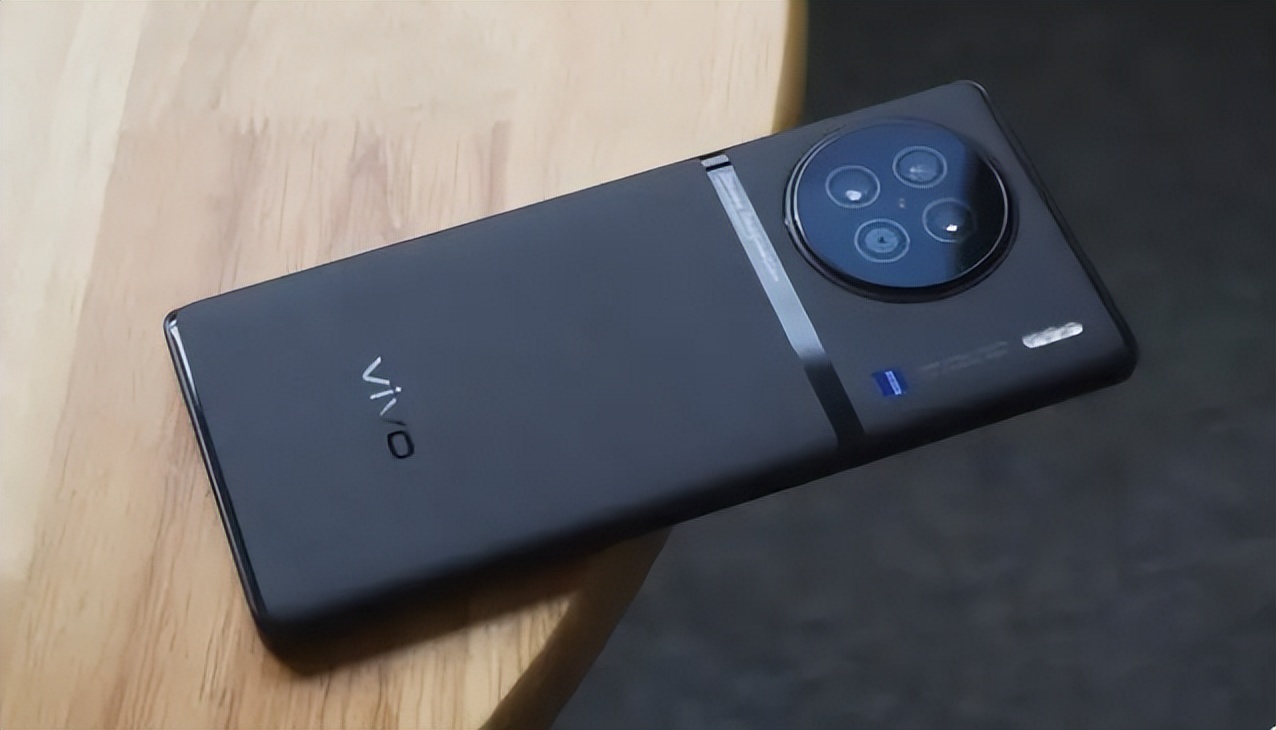 最便宜的索尼imx989旗舰,骁龙8gen2坐镇 ip68,无奈被市场冷落