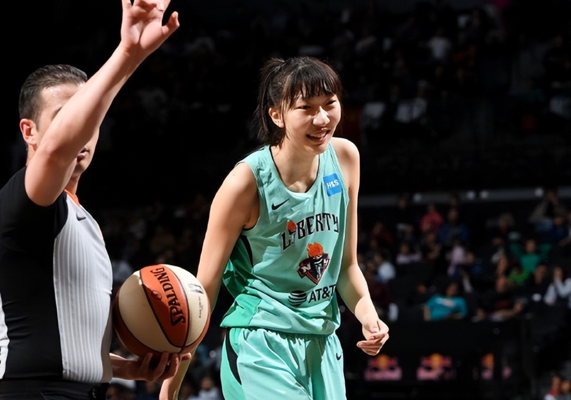 NBA全明星三分球大赛(中国骄傲！女周琦闪耀美国 2米06她三分43% 将参加全明星三分大赛)